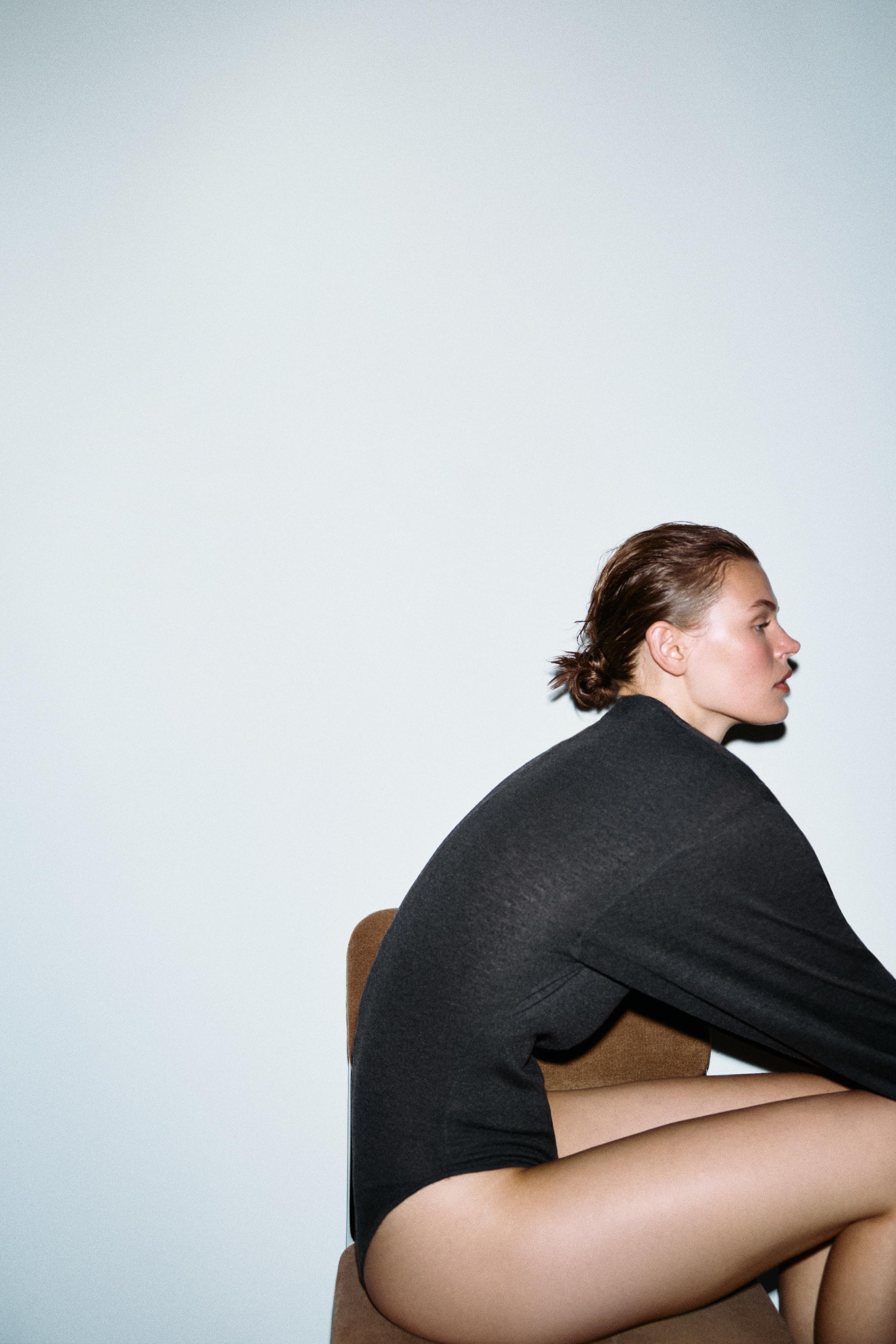BODY EN MAILLE AVEC ÉPAULETTES
